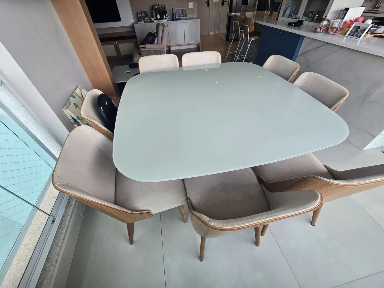 Mesa de jantar e 8 cadeiras - Foto 5