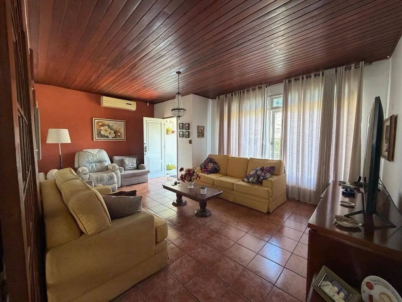 Casa com 5 dormitórios, 2 suítes e ampla área de lazer em Trindade - Foto 3