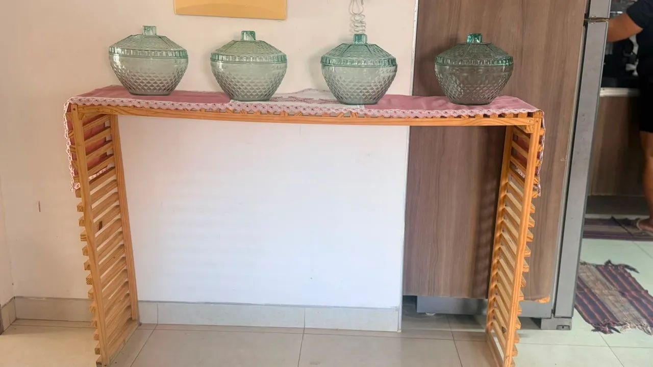 Aparador com bombonieris .