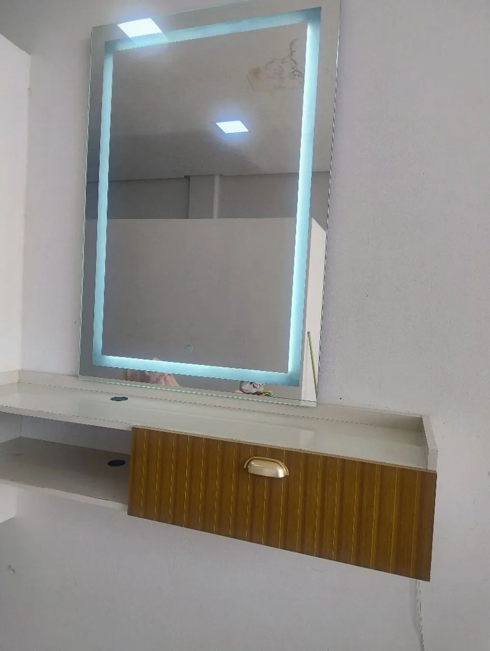 Bancada com espelho pra salão 
