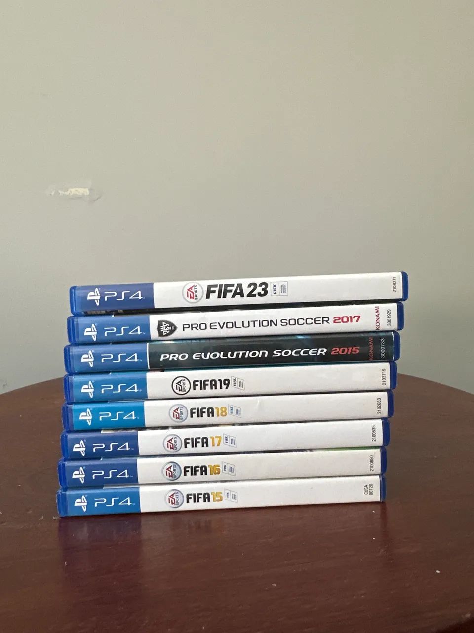 FIFA E PRO EVOLUTION SOCCER 