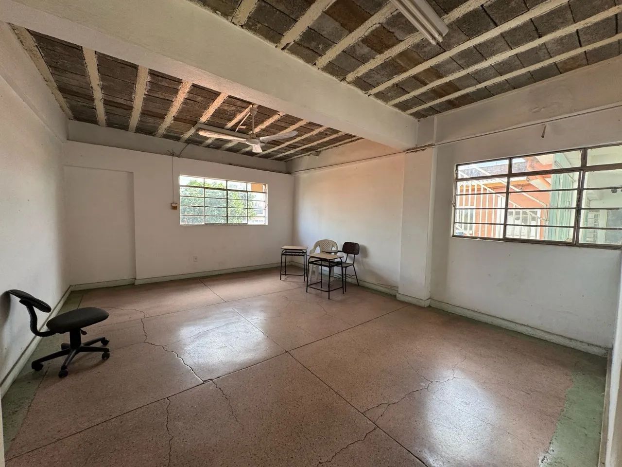 Prédio com salas e casa, no Bairro Colégio Batista - Foto 2
