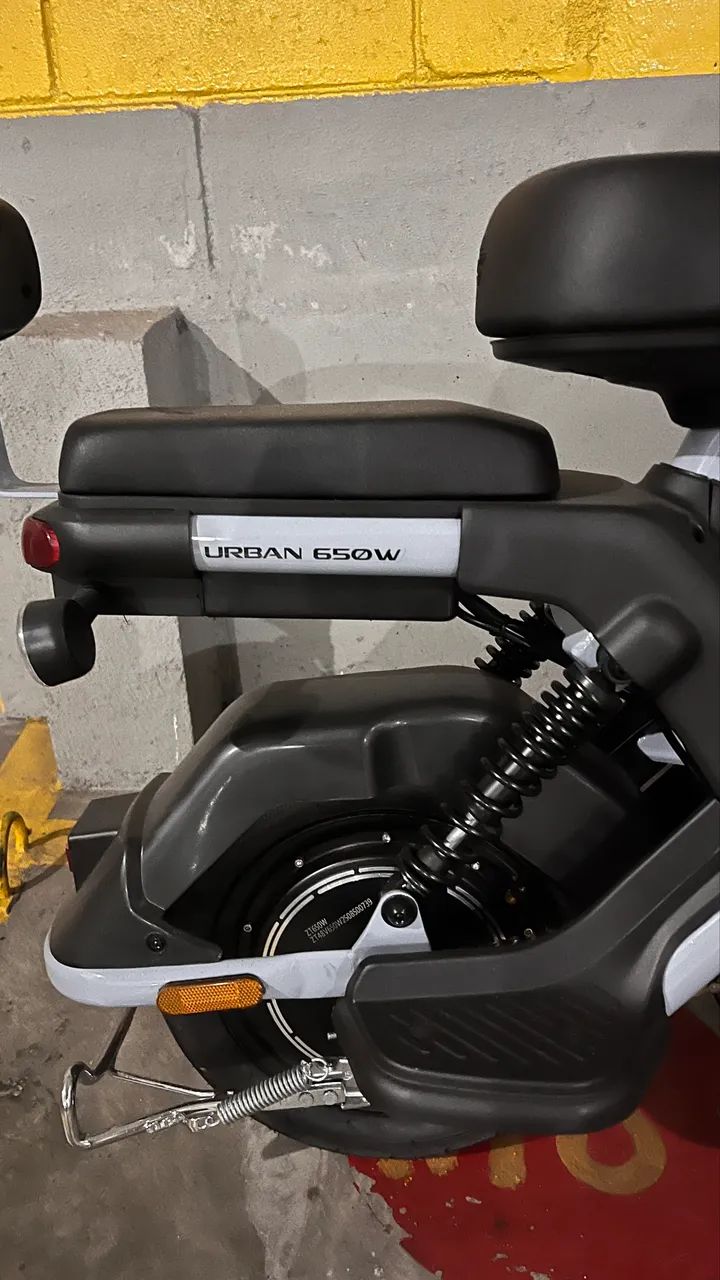 Bicicleta elétrica scooter 650w - seminova