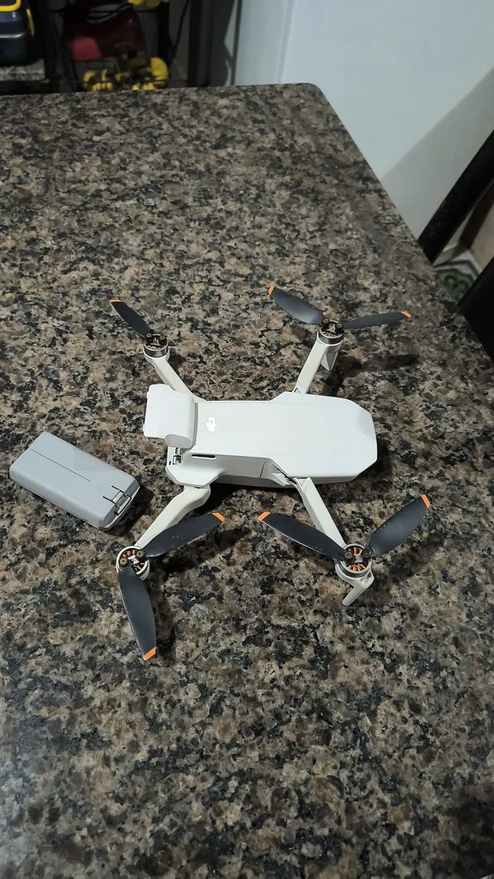 Vende-se drone dji  mini-se ultra light 249g
