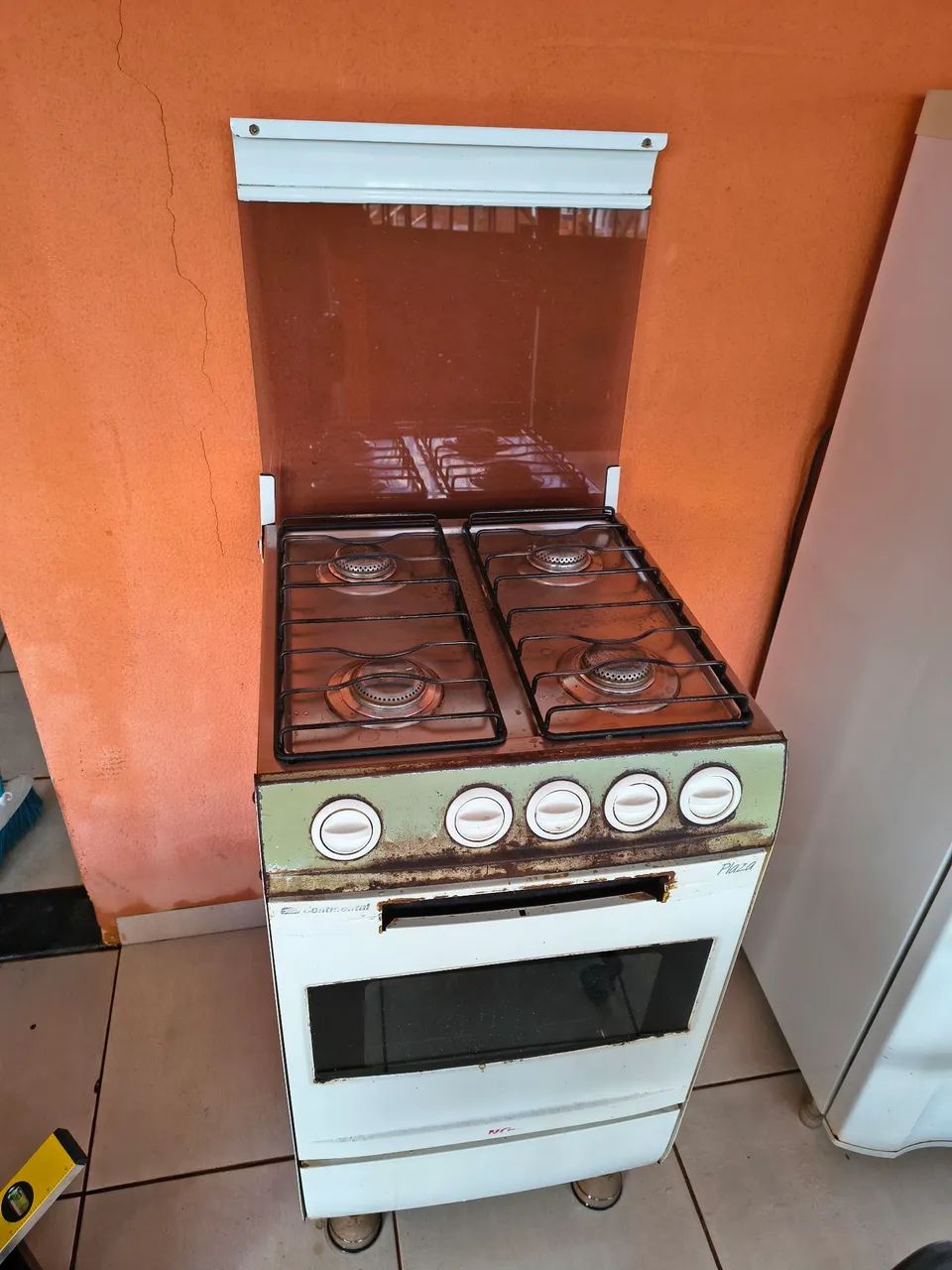 Fogão 4 bocas funcionando perfeitamente 