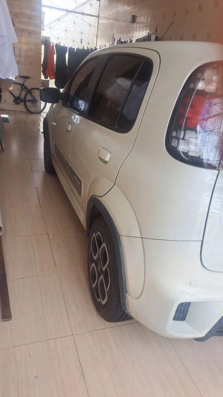 Fiat Uno Sporting 1.4 EVO Fire Flex 8V 4P 2016 - Foto 3