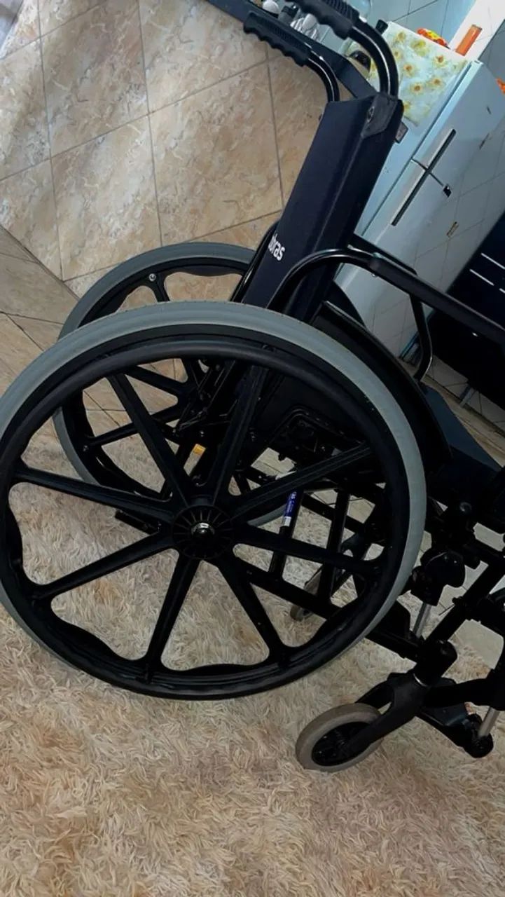 Cadeira de rodas  - Foto 2