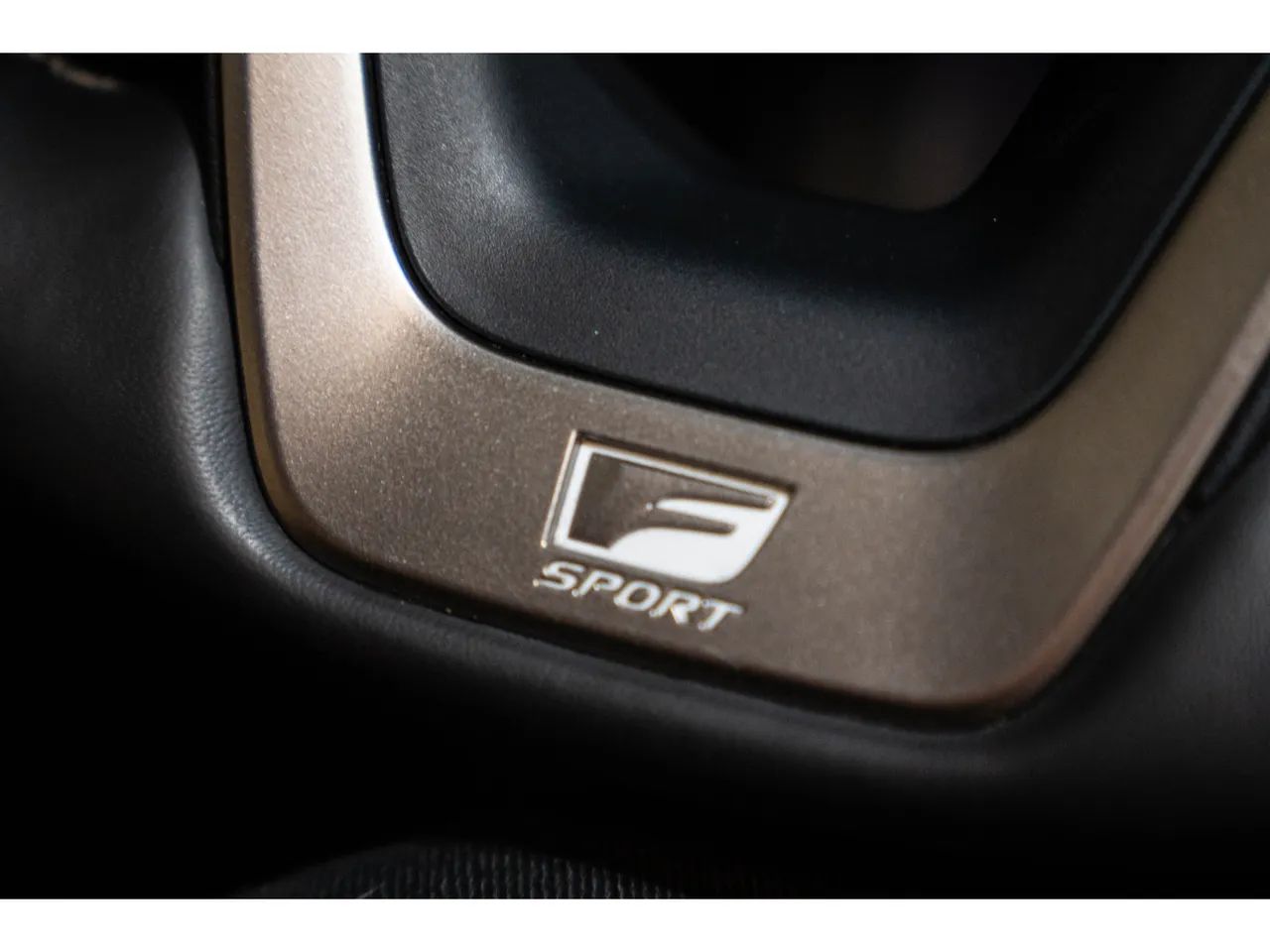 Lexus NX-350h F-sport 2.5 16V Aut. (hybrid), foto 17 de 20