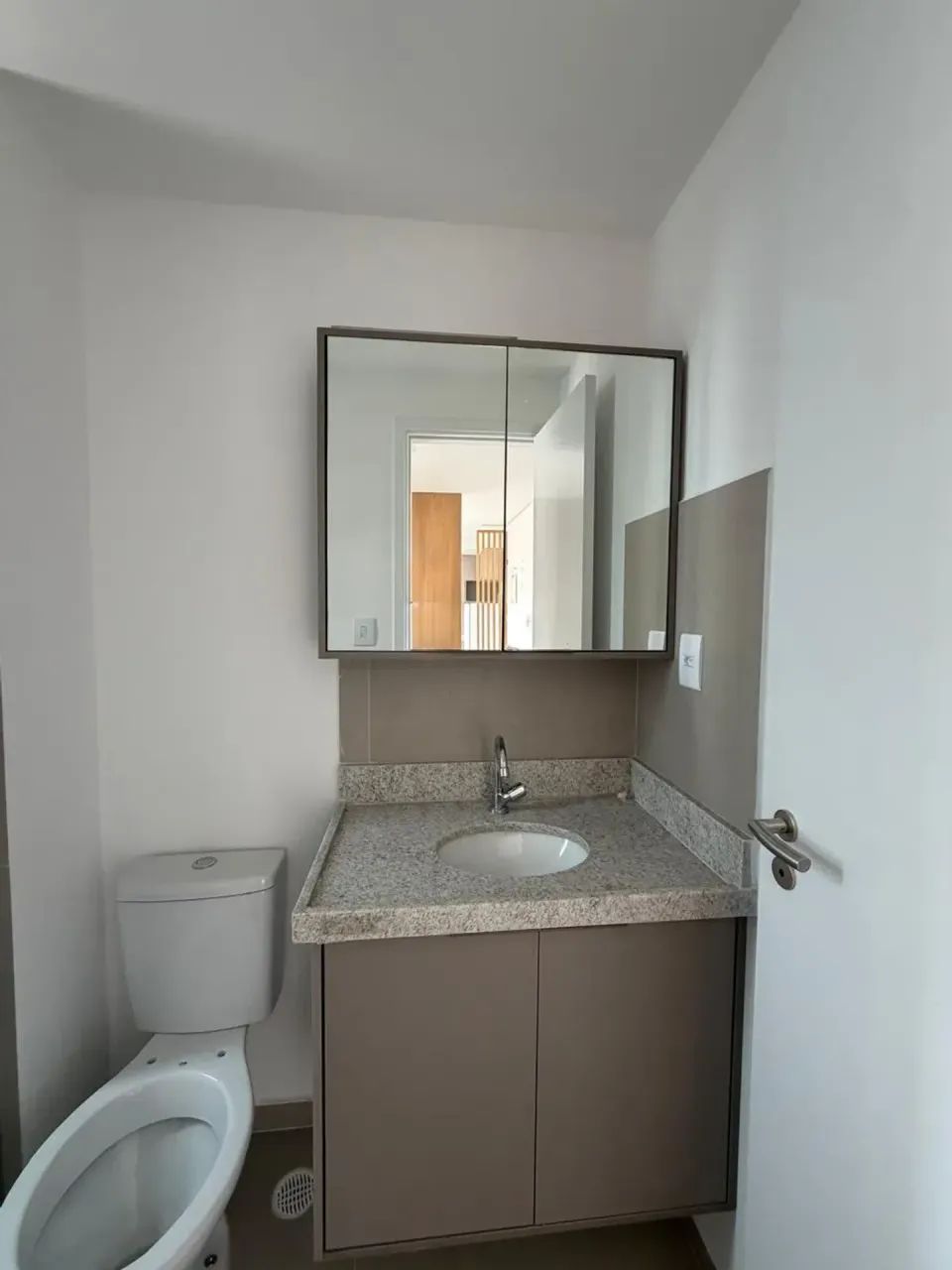 Alugo flat mobiliado com 1 quarto, no melhor trecho da Torre. - Foto 5