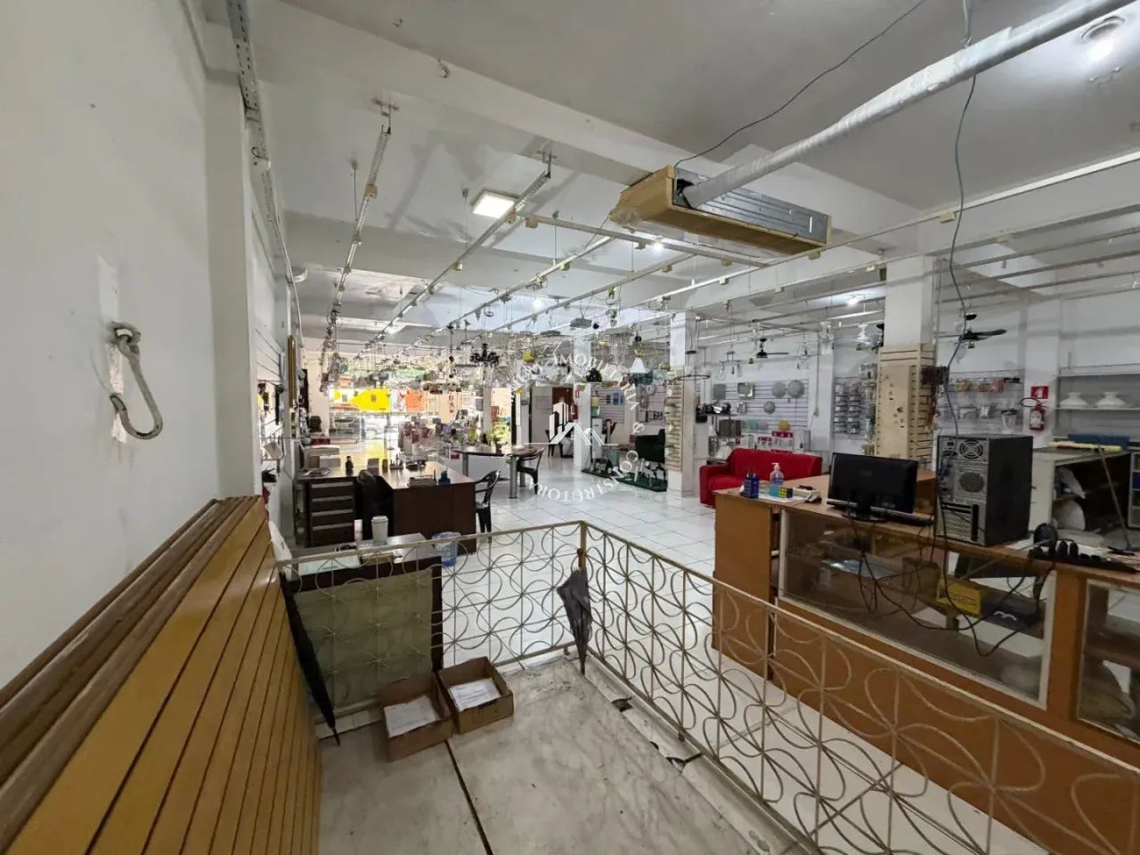 Prédio Comercial com 300 M², Excelente Localização na Djalma Batista. REF: EO11 - Foto 5