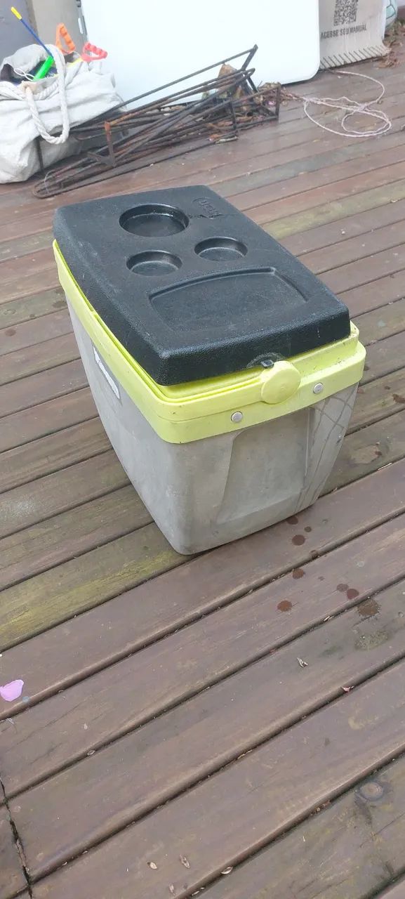 Caixa Térmica Cooler com Porta-Copos - Foto 2