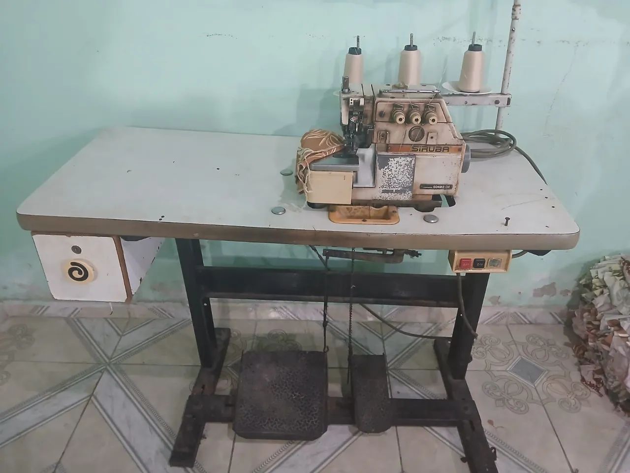 Máquina overloque  - Foto 3