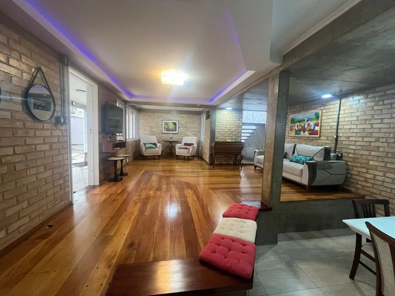 Agronômica | Casa 4 quartos (2 suítes)