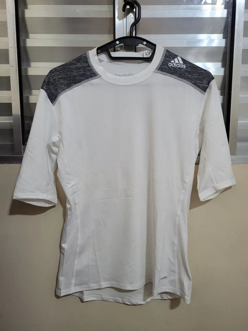 Camisa de Compressão Adidas Base Techfit Branca - Foto 2