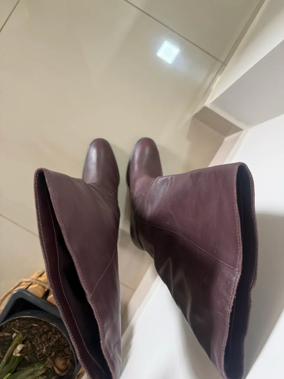 Bota Arezzo cor café couro - Foto 4