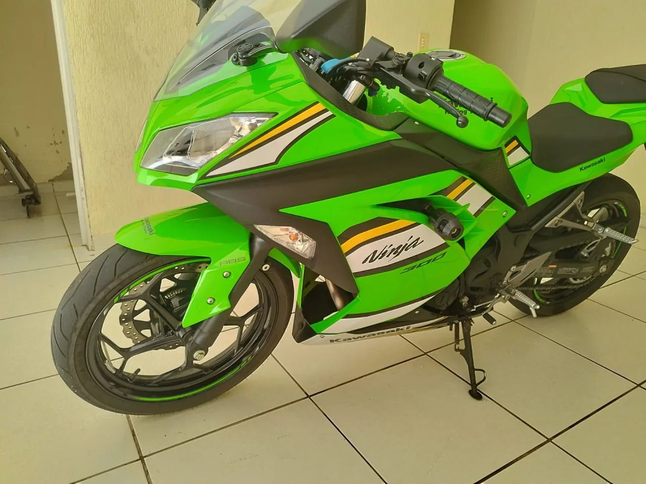 Vendo Kawasaki ninja 300 ABS KRT  - Foto 4