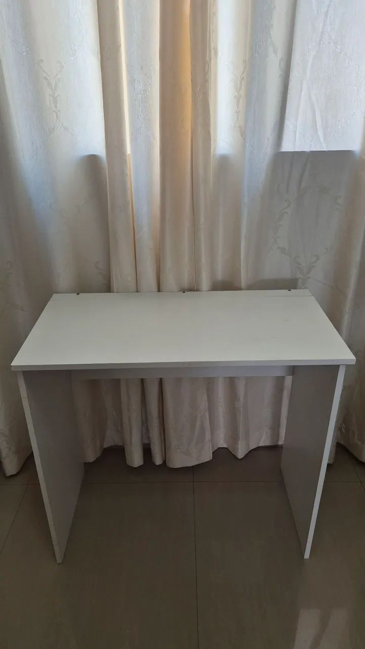 Mesa Dobrável Branca Usada