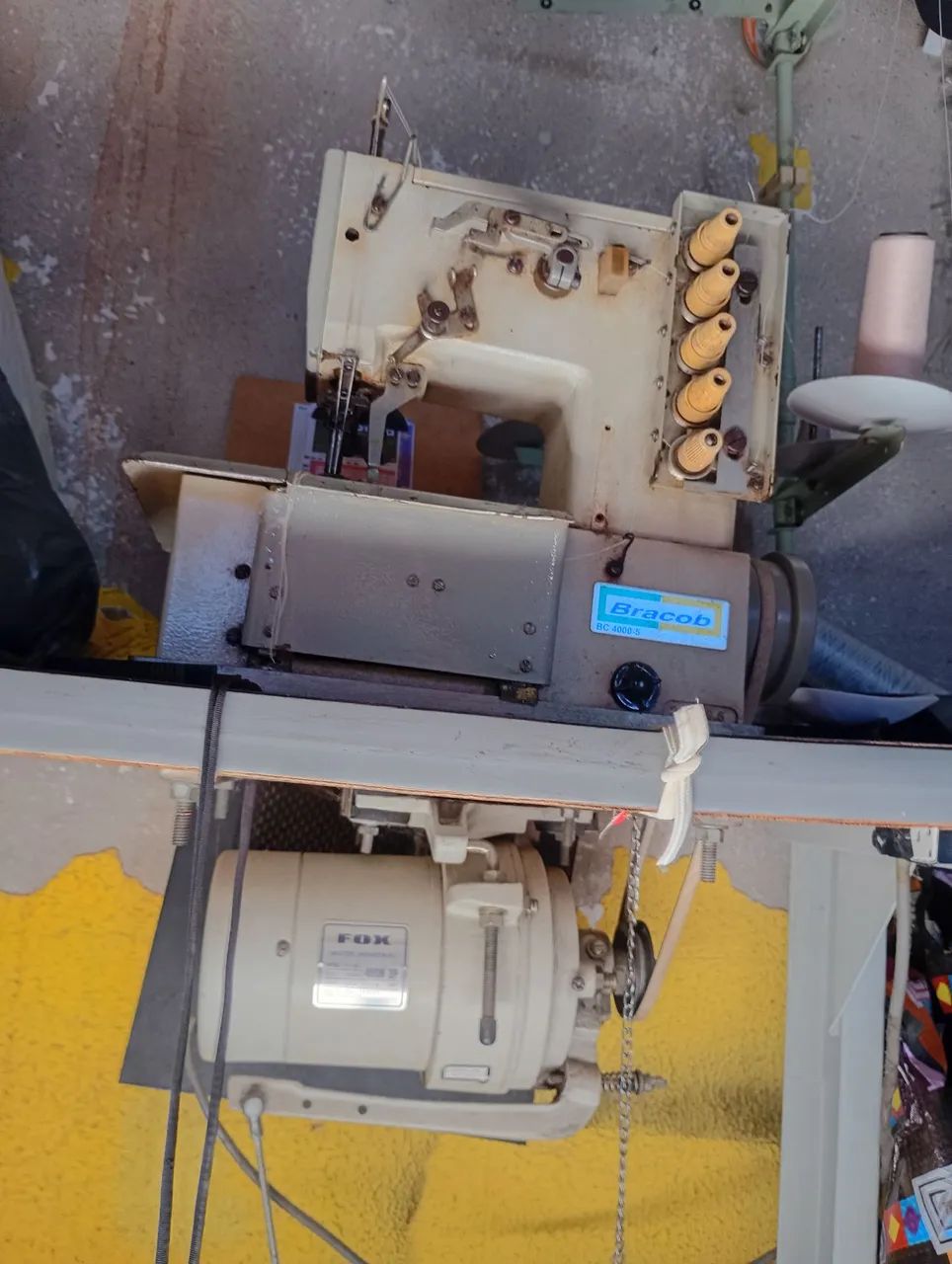 Máquina de costura pra vender  - Foto 5