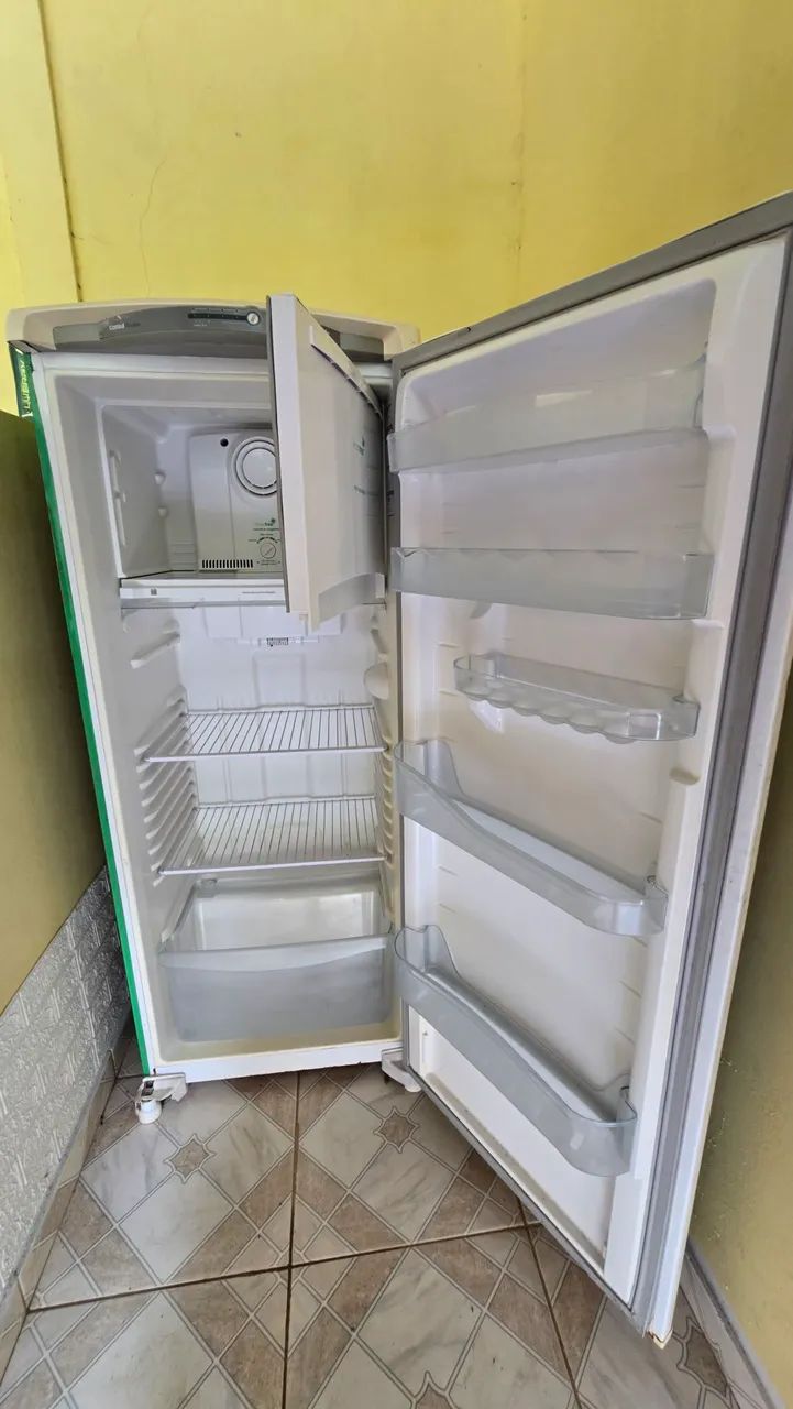 Vendo geladeira  - Foto 2