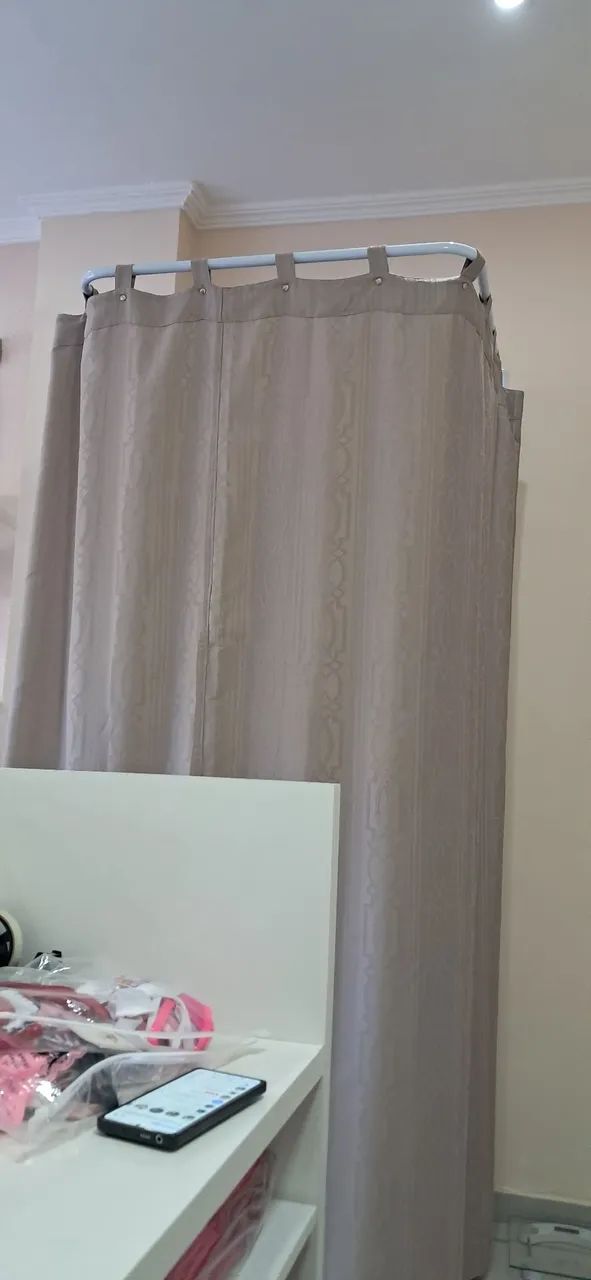 Provador quadrado de cortininha 