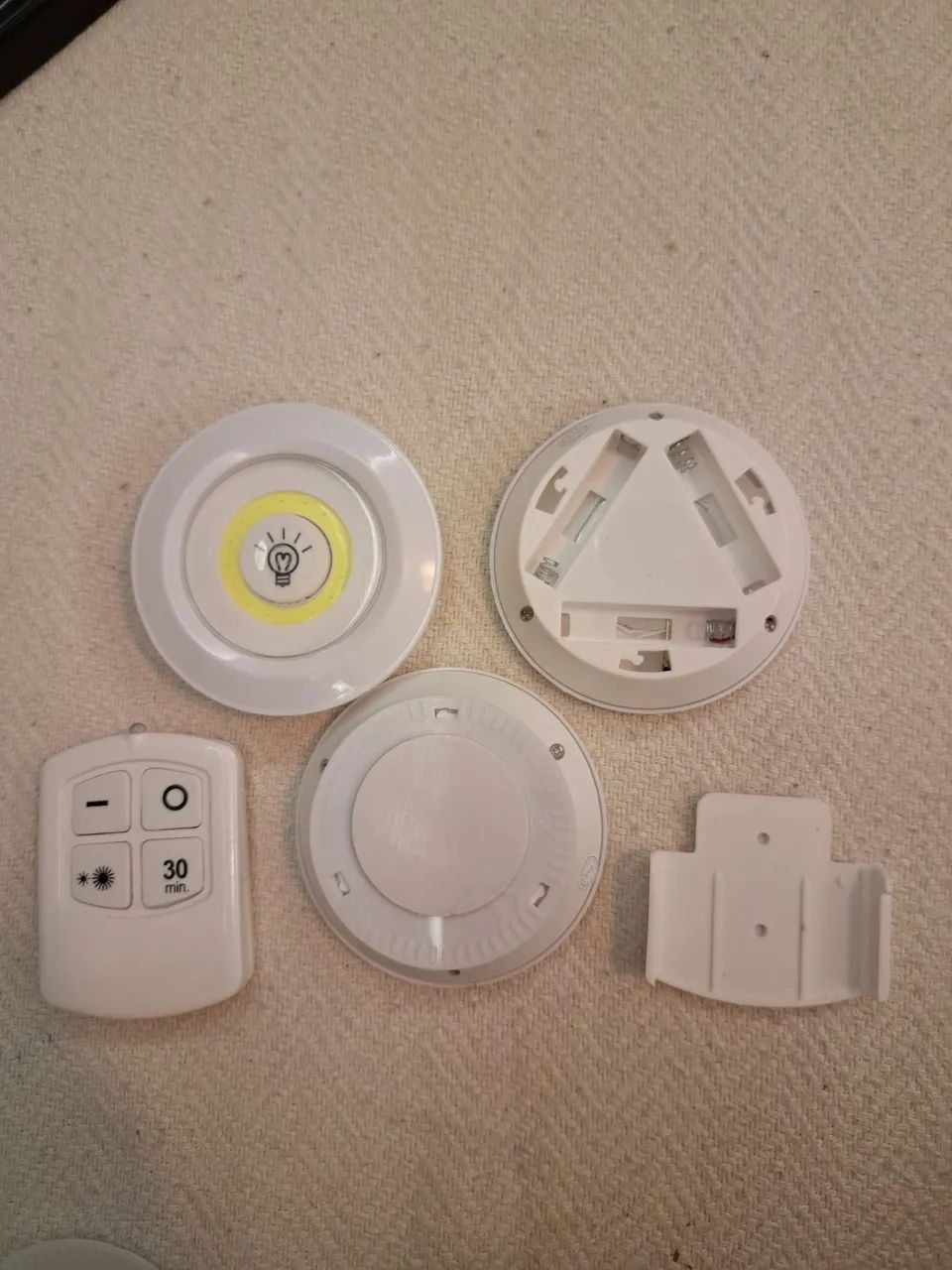 Kit com 3 luminárias spot LED e controle remoto - Foto 2