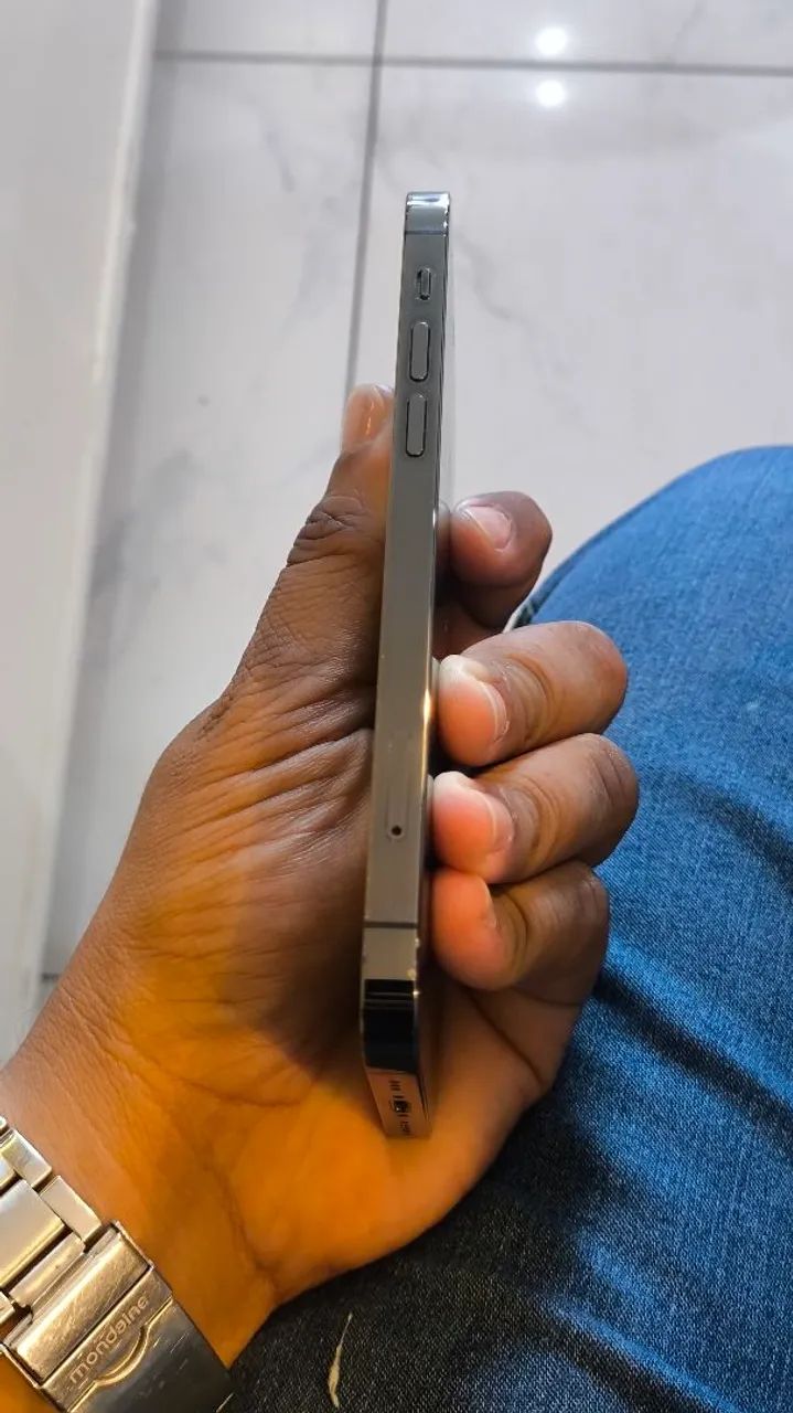 Troco iPhone 12 Pro 256gb zerado - Foto 3