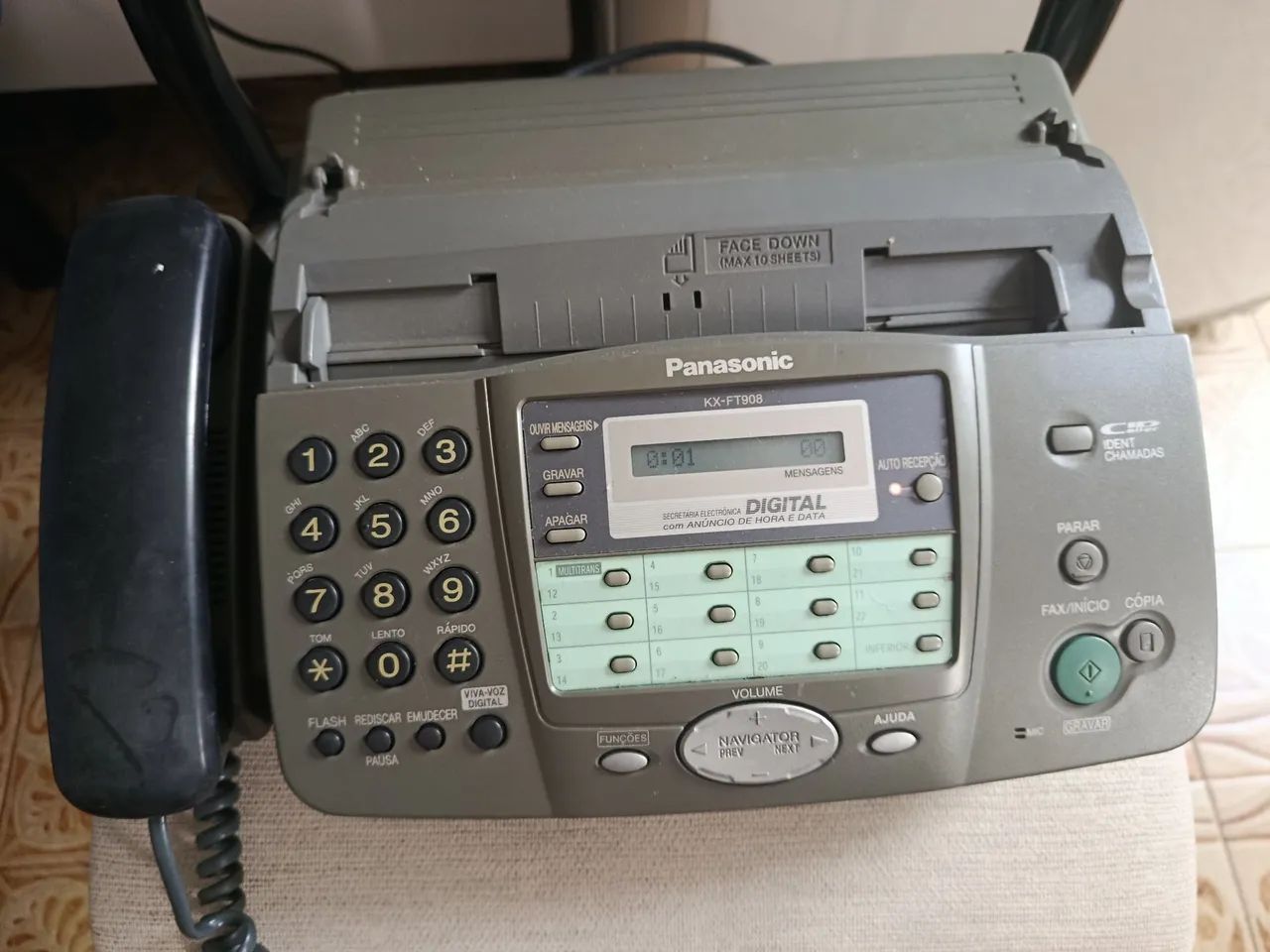 Fax funcionando precisa arrumar a entrada do carregador  - Foto 2