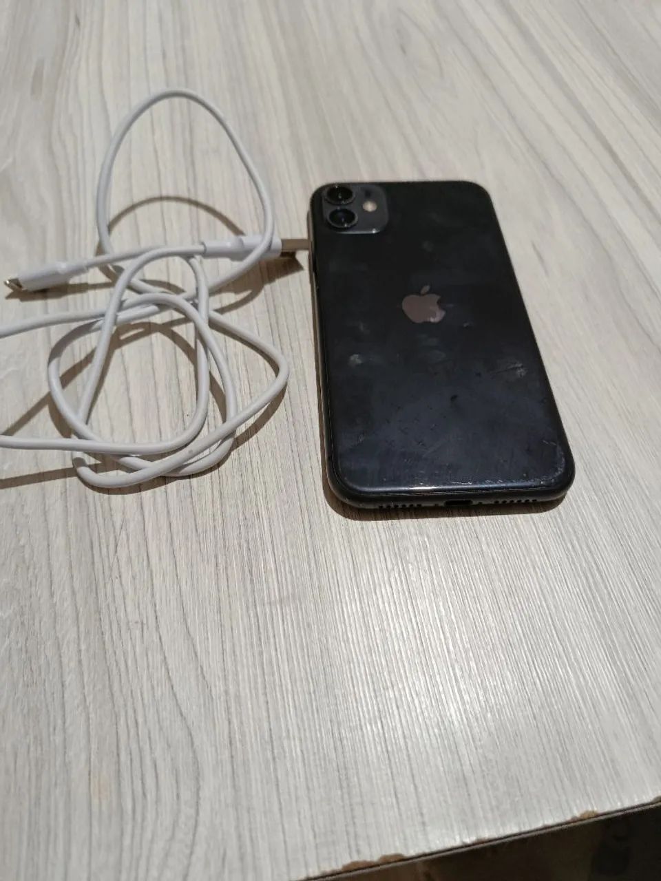 iPhone 11 bem cuidada com assessórios. Bateria 88% - Foto 2