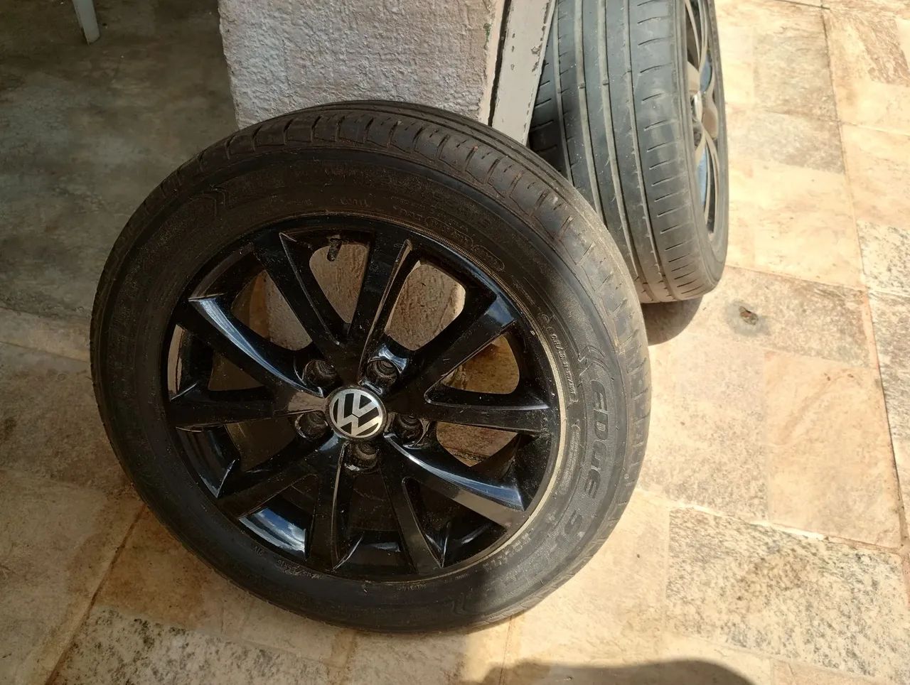 Pneus com rodas 
