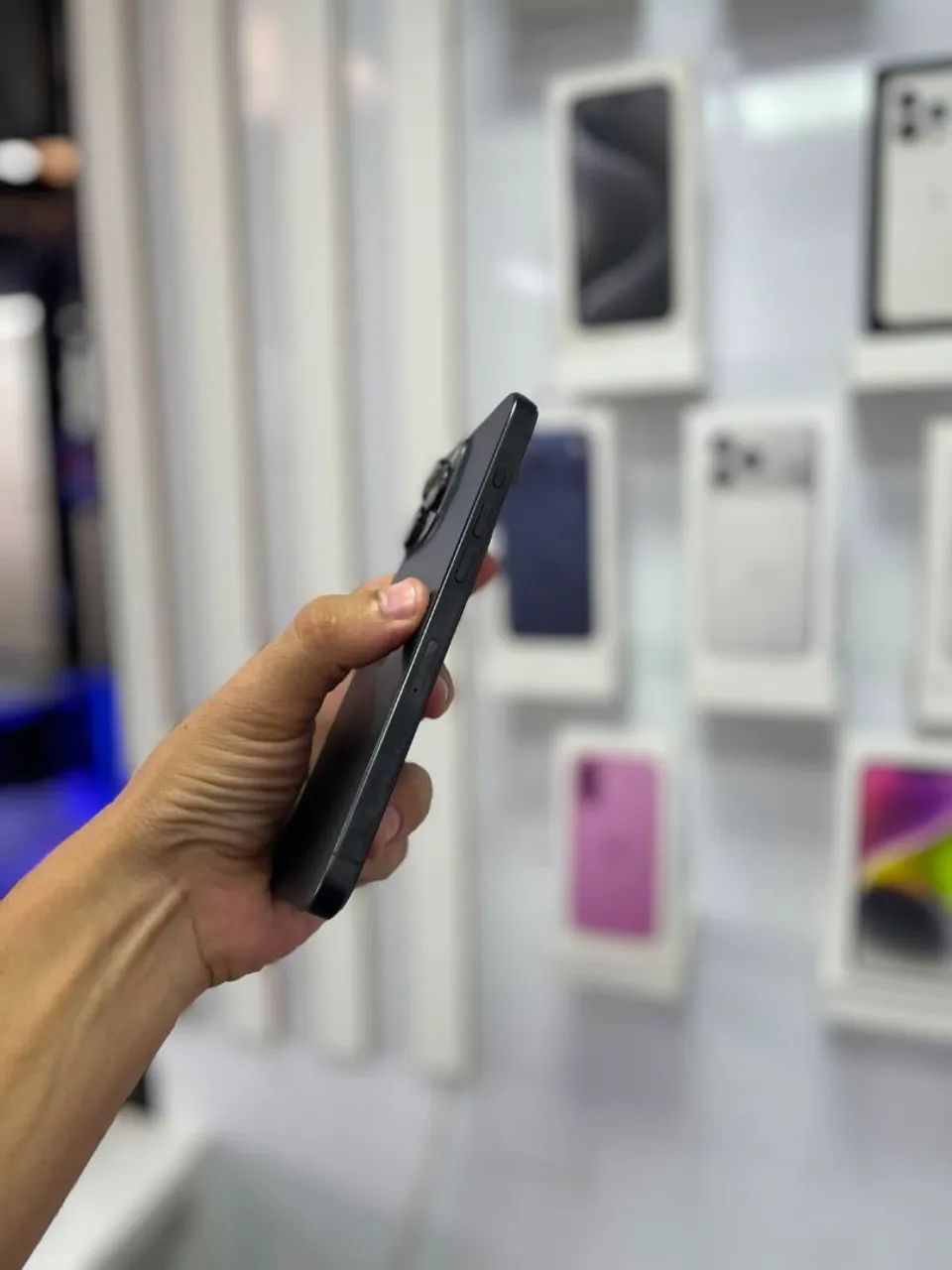 iPhone 15 Pro Max - 256GB<br>?4.299,00 - Foto 3