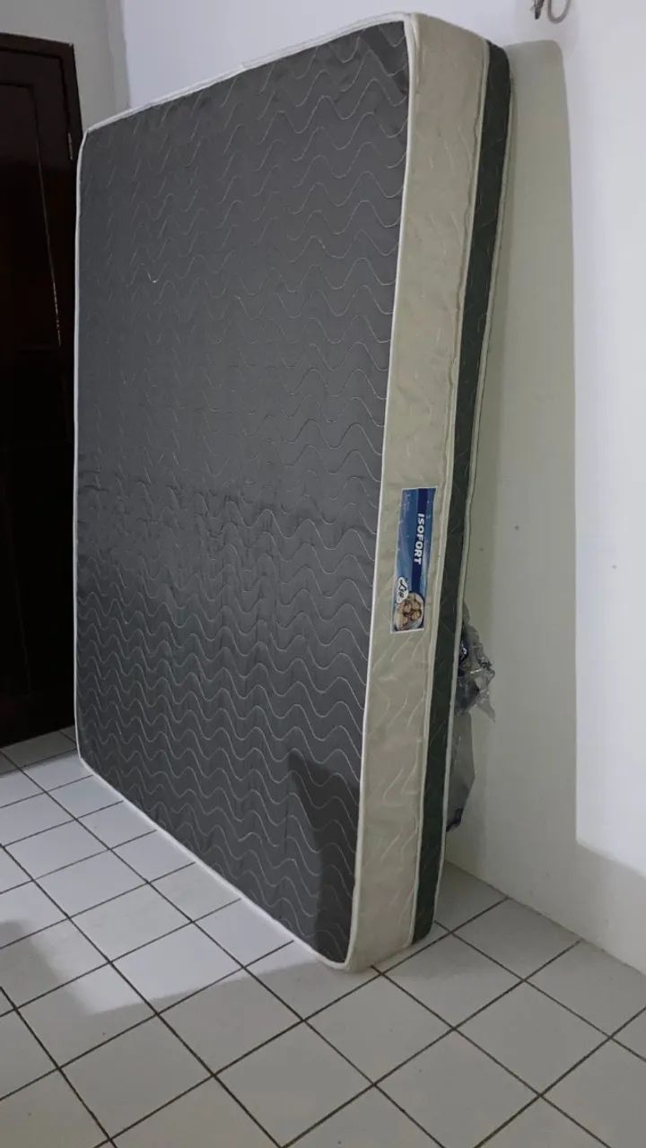 Colchão velho de casal com molas 