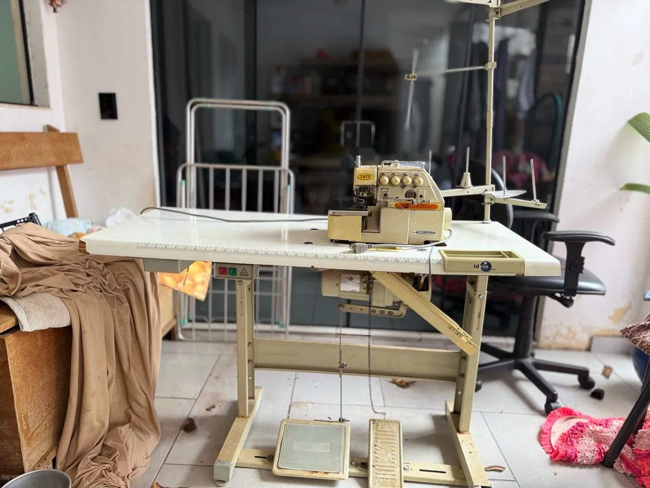 Máquina industrial overlock - Foto 3