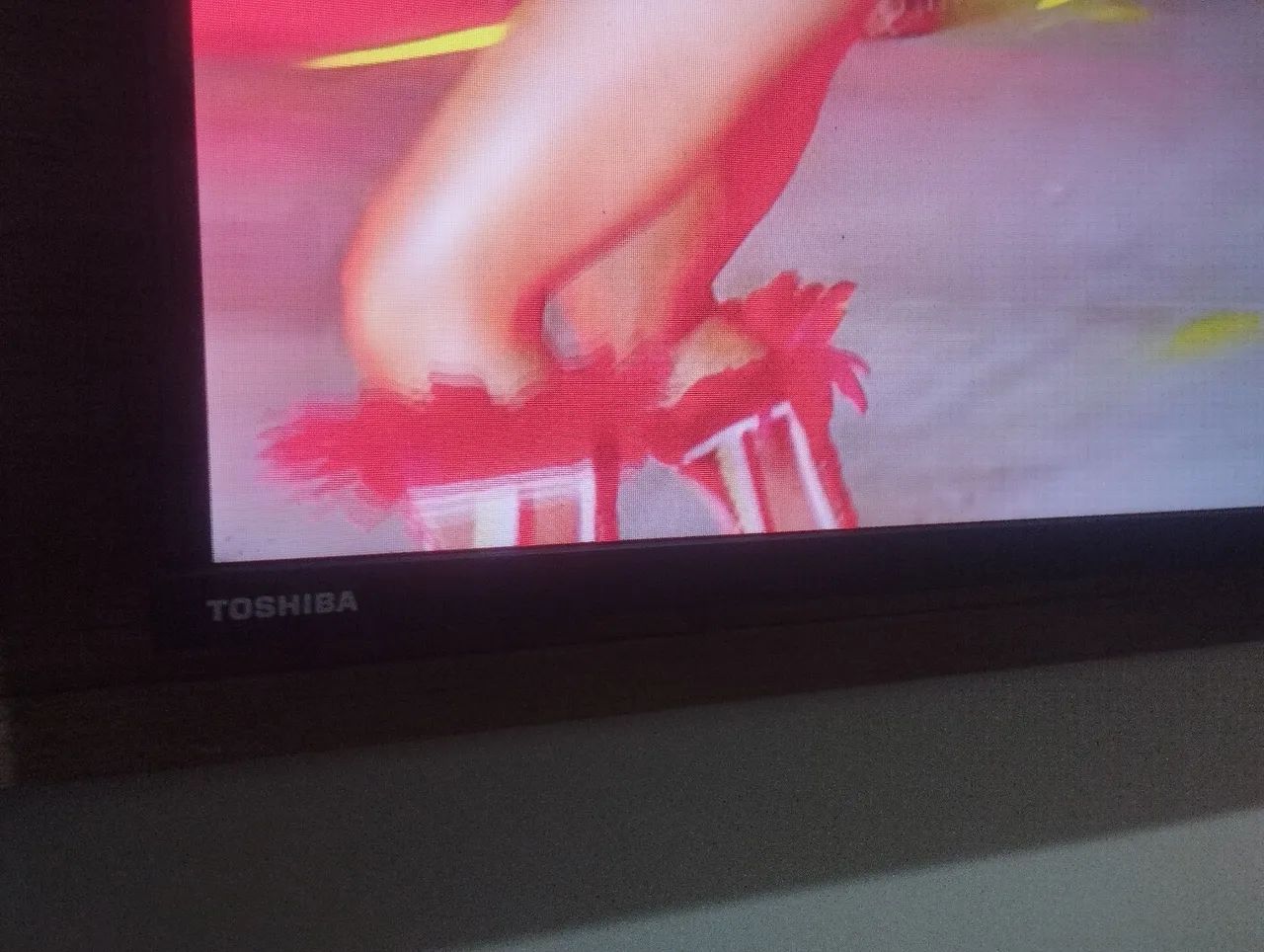 Vendo tv de 43 polegadas Android Toshiba  - Foto 2