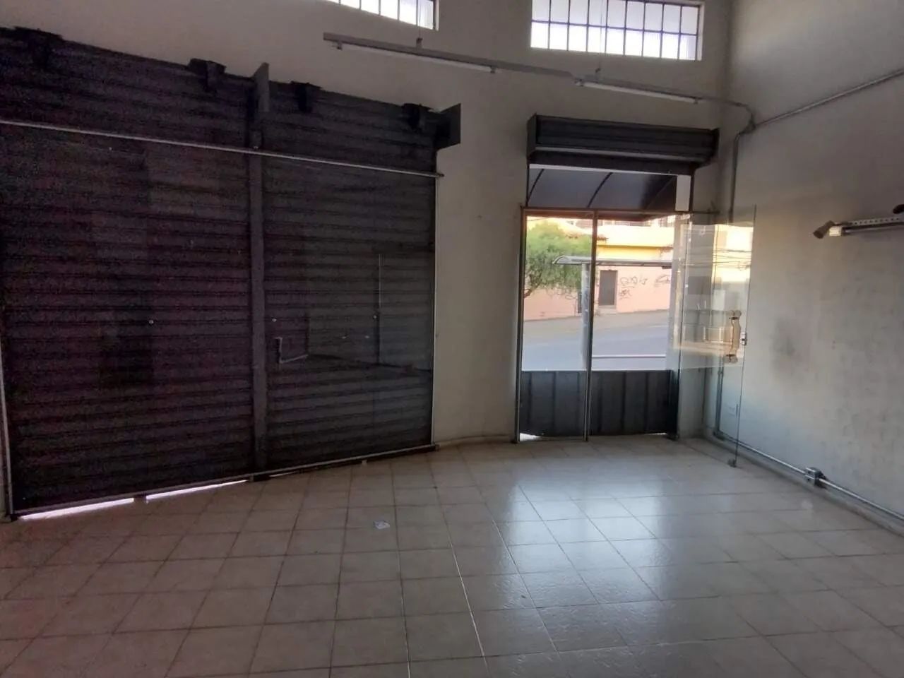 Loja com para aluguel, 25m² - Vista Alegre - Foto 2