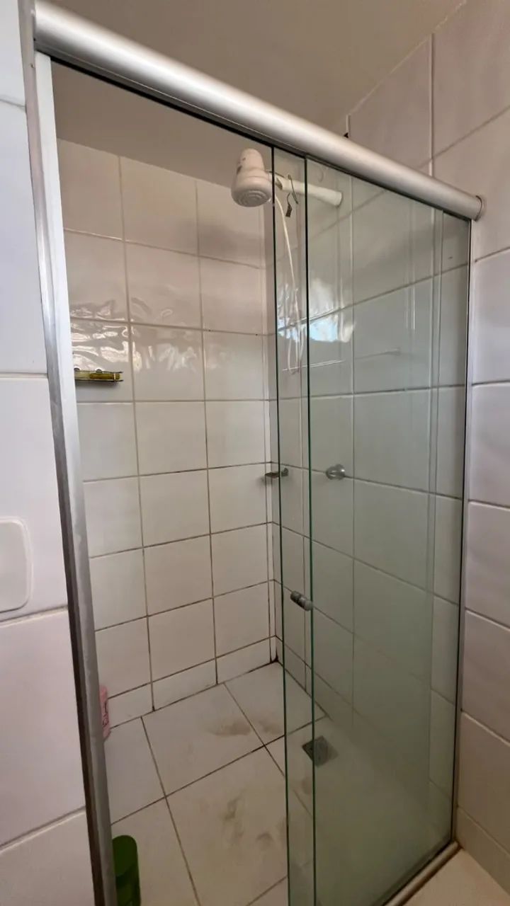 Quarto em apartamento mobiliado no centro - Foto 5