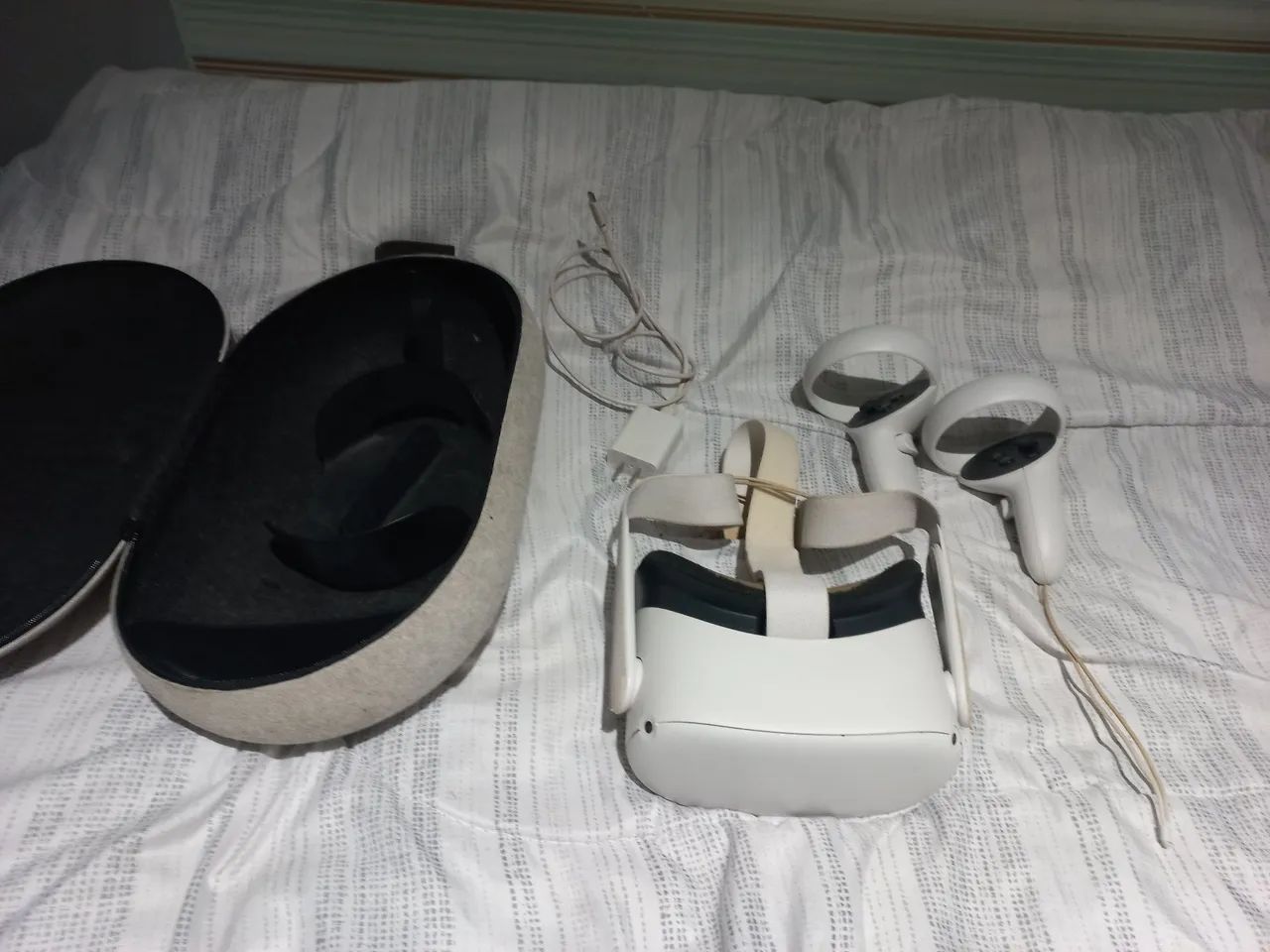 Oculus Quest 2 128GB com Case