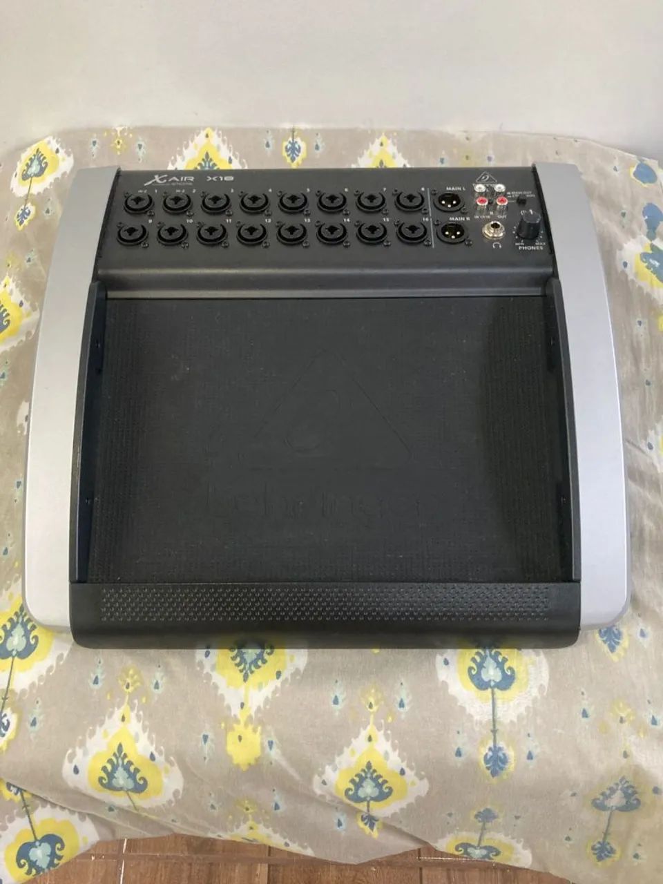 Vendo Mesa de Som Digital 18 Canais - Foto 4