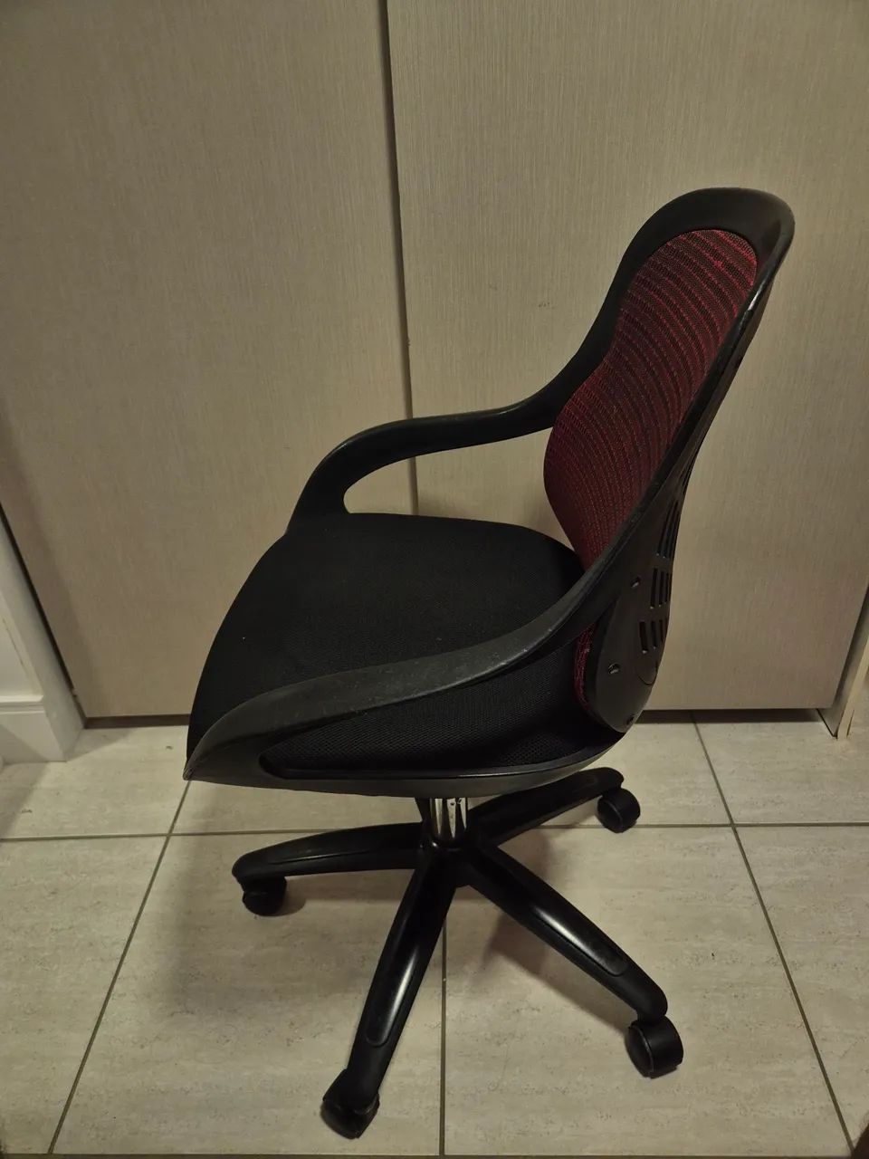 VENDO CADEIRA DE ESCRITÓRIO  - Foto 2
