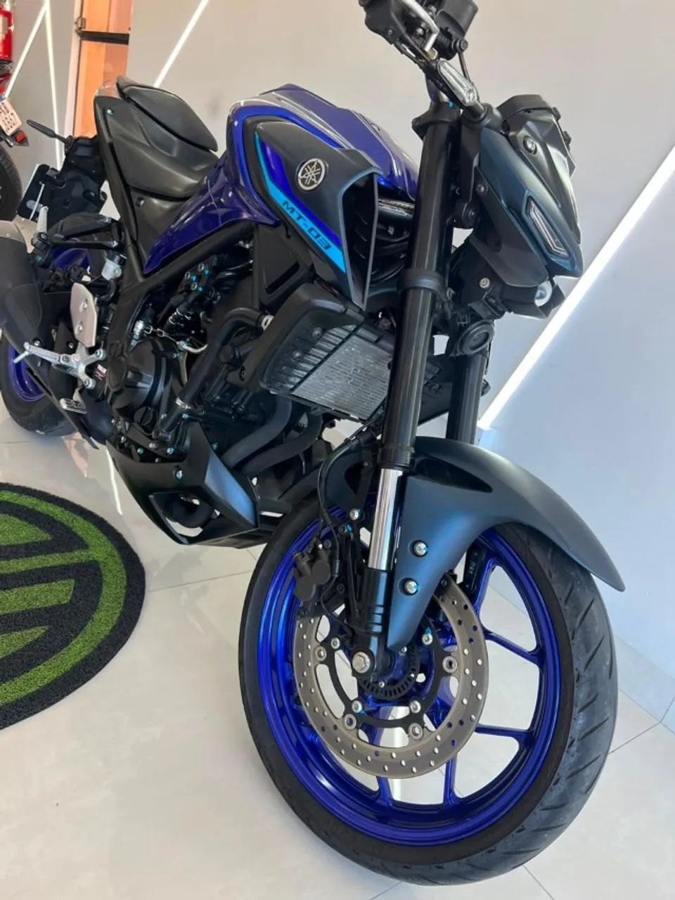 YAMAHA MT03 2025 - Foto 2