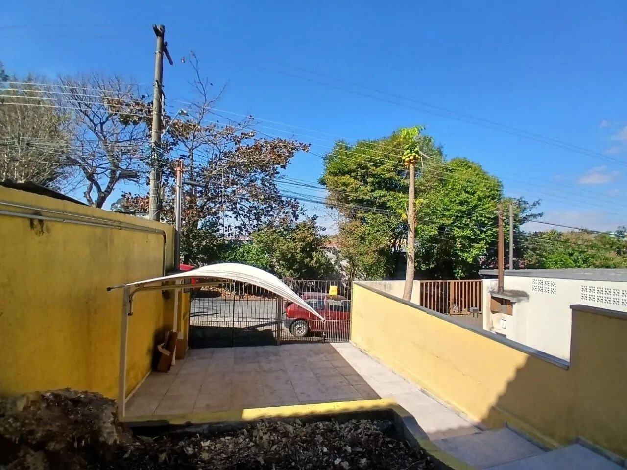 CASA 2 QUARTOS COM QUINTAL NA GRANJA VIANA FL14