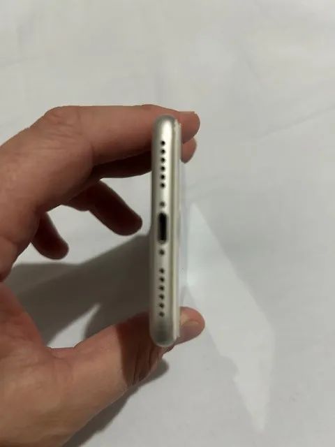IPHONE 8 BRANCO IMPECÁVEL - ÚNICO DONO - NA CAIXA E NOTA FISCAL - Foto 4