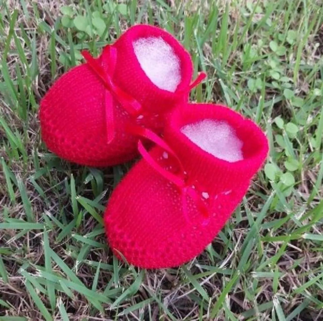 Sapatinho de crochê RN vermelho