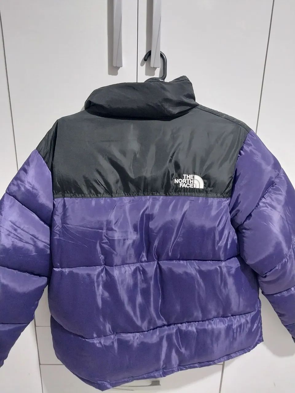 Jaqueta puffer The North Face roxa - Foto 4