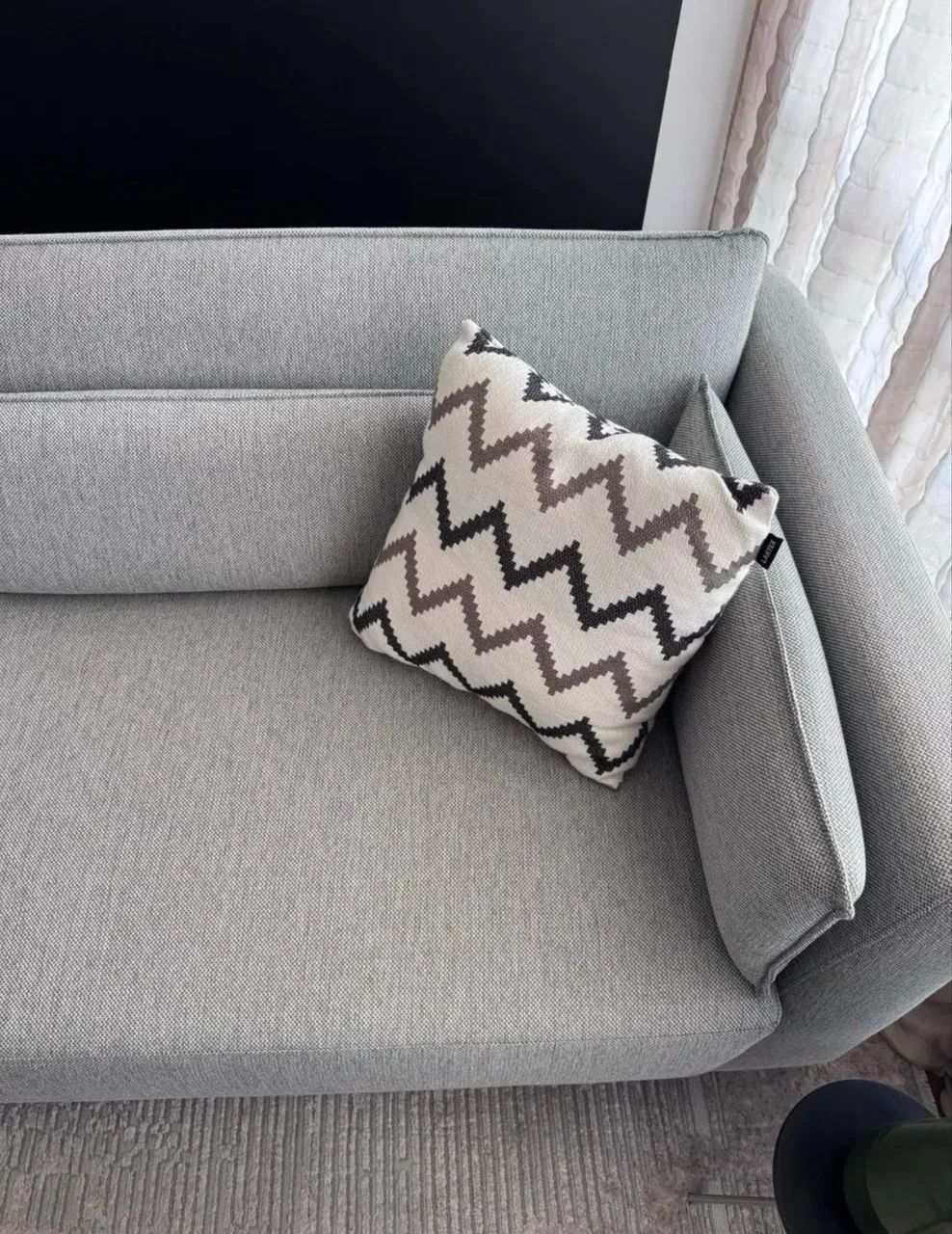 Sofa cinza tecido elegante moderno 2m - Foto 2