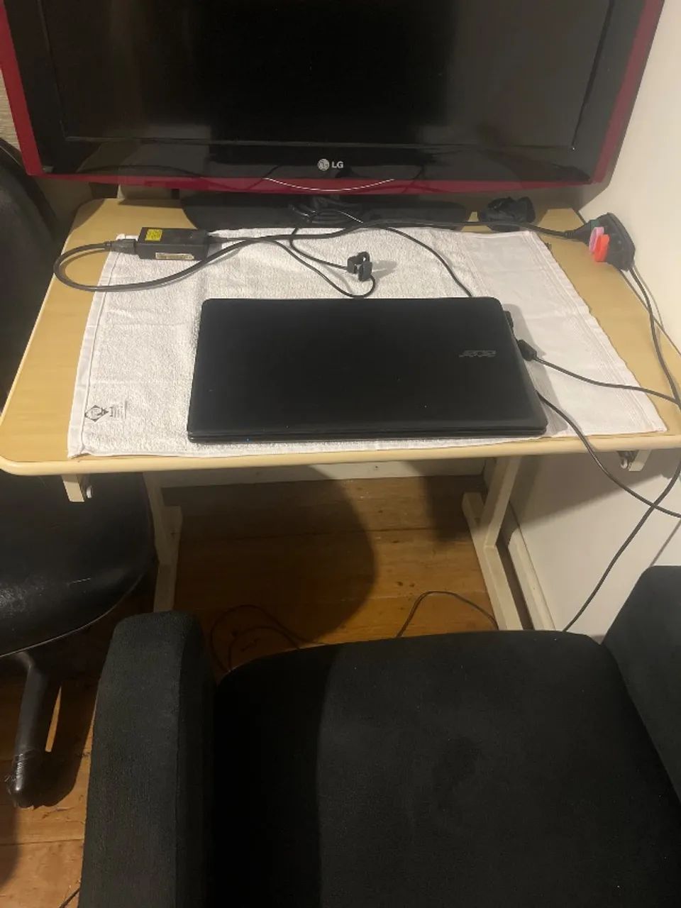 Mesa de computador e Cadeira de escritório  - Foto 3