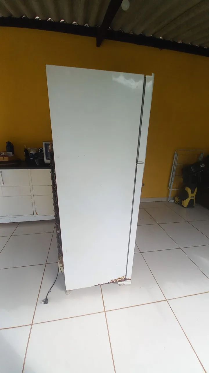 Vendo geladeira Electrolux  - Foto 4