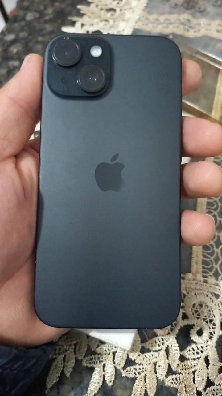 iPhone 15  128GB 3000 reais 