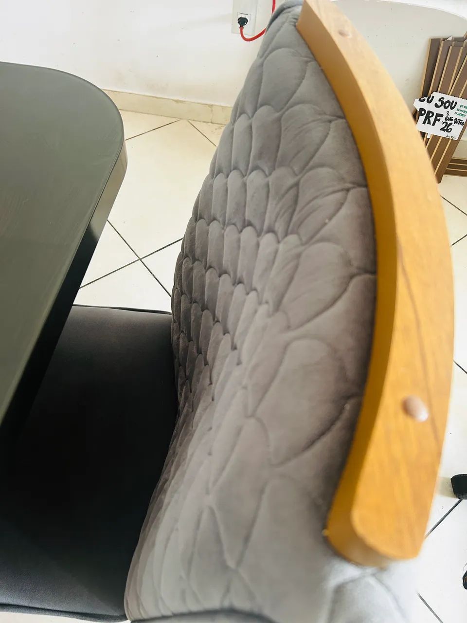 Vendo mesa de jantar 6 lugares pouco usada - Foto 4