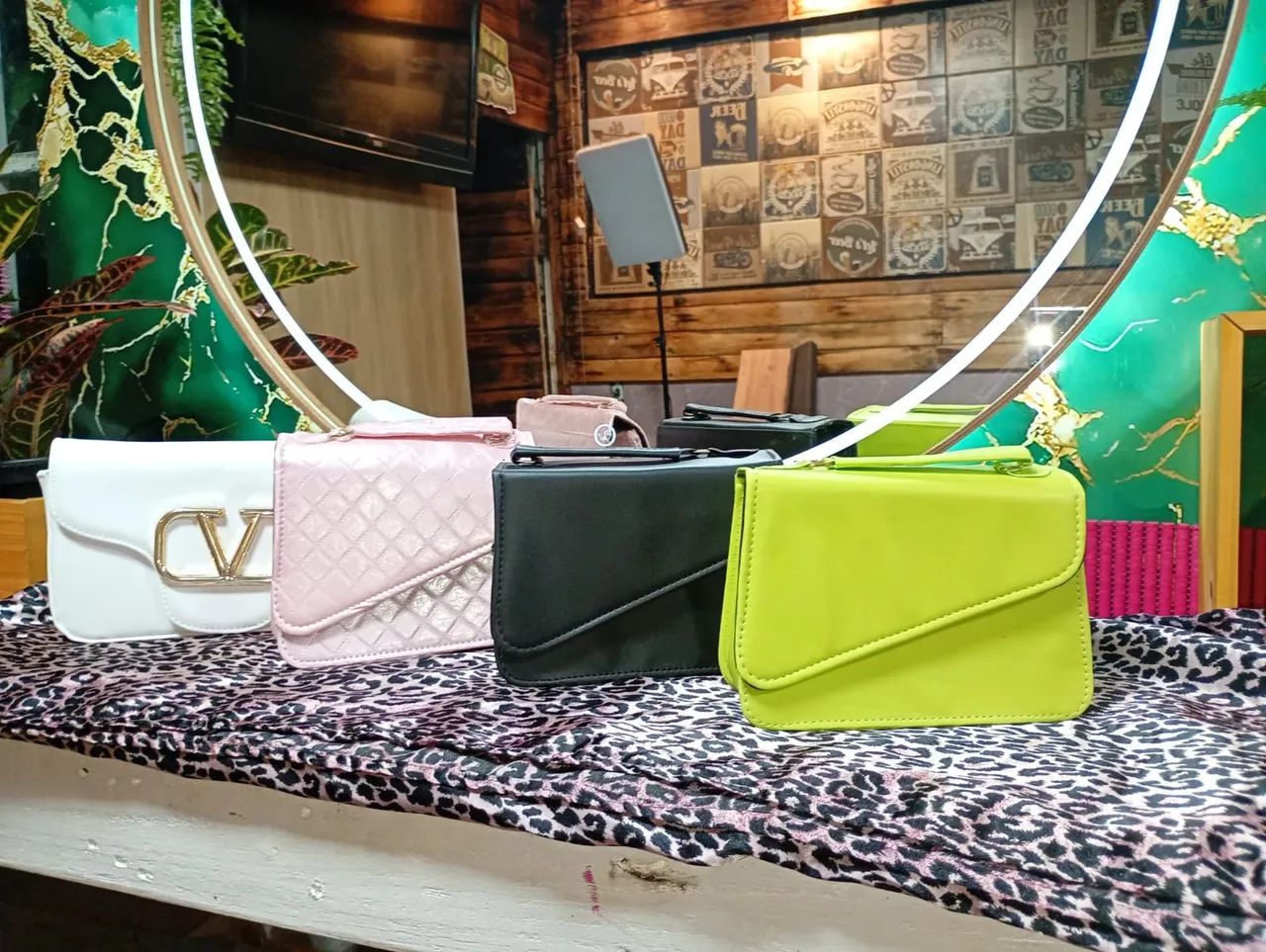 Bolsas novas - Foto 3