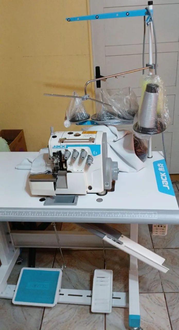 Maquina de costura INTERLOCK JACK E3 - Foto 2